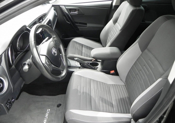 Toyota Auris cena 66900 przebieg: 118000, rok produkcji 2017 z Rzeszów małe 191